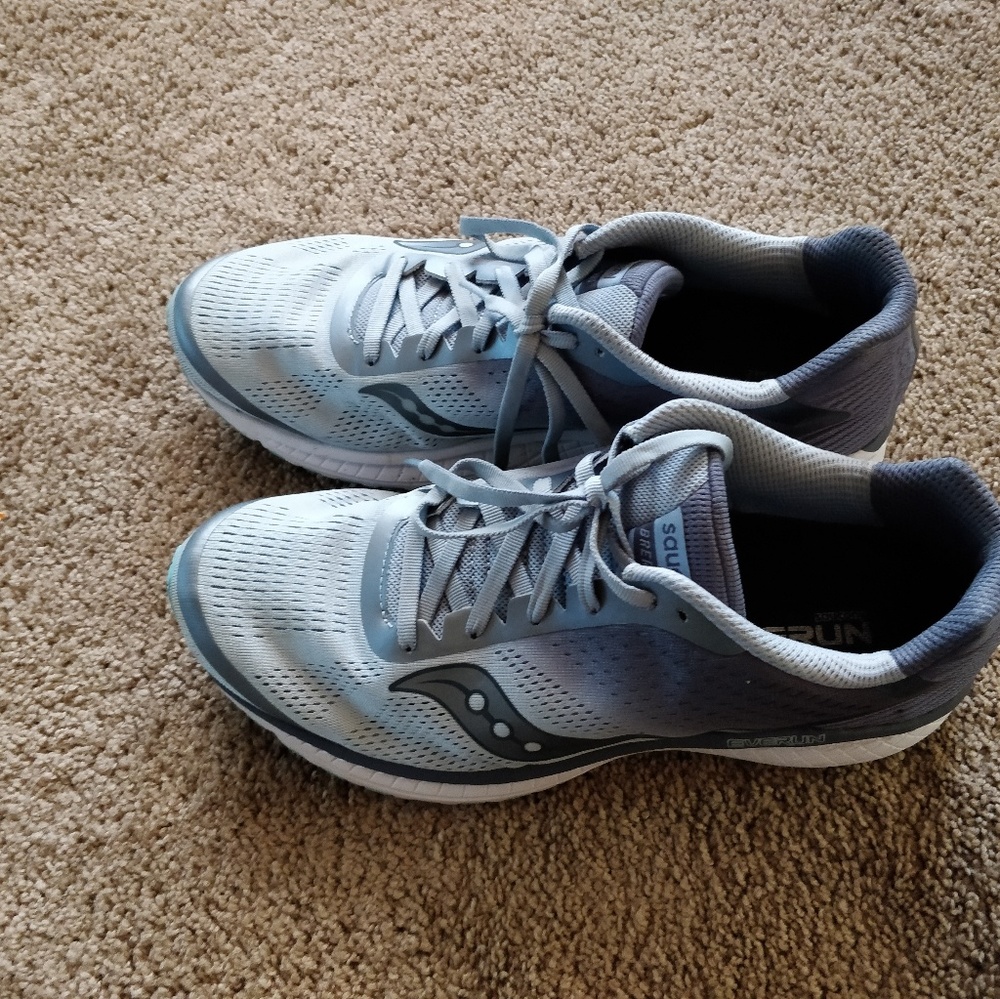 Saucony breakthru size 11